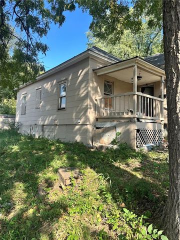 525 Blue Ridge Boulevard, Kansas City, MO 64125