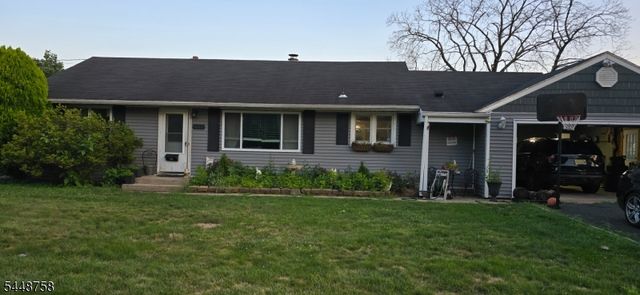 1123 Dukes Pkwy, Manville Boro, NJ 08835