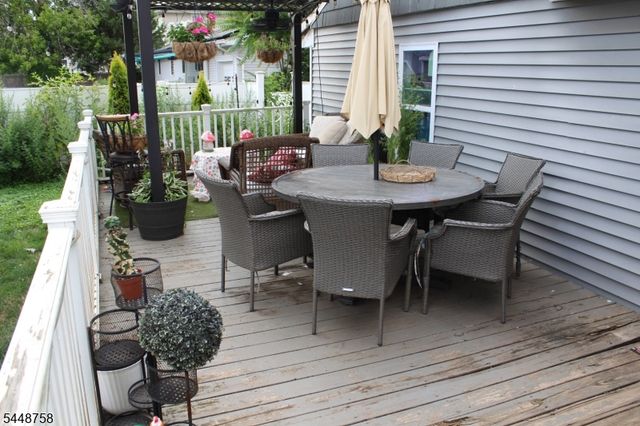 1123 Dukes Pkwy, Manville Boro, NJ 08835