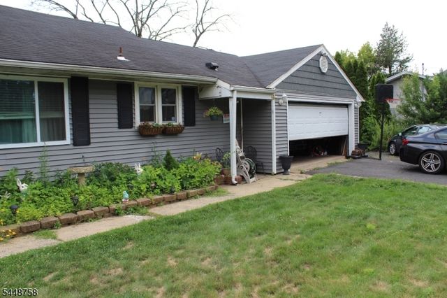 1123 Dukes Pkwy, Manville Boro, NJ 08835