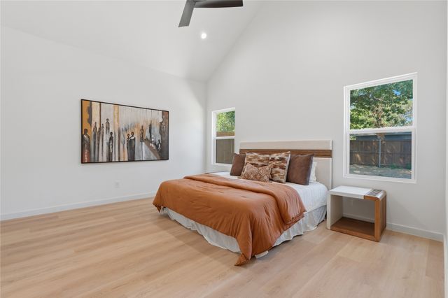 1327 E Waco Avenue, Dallas, TX 75216