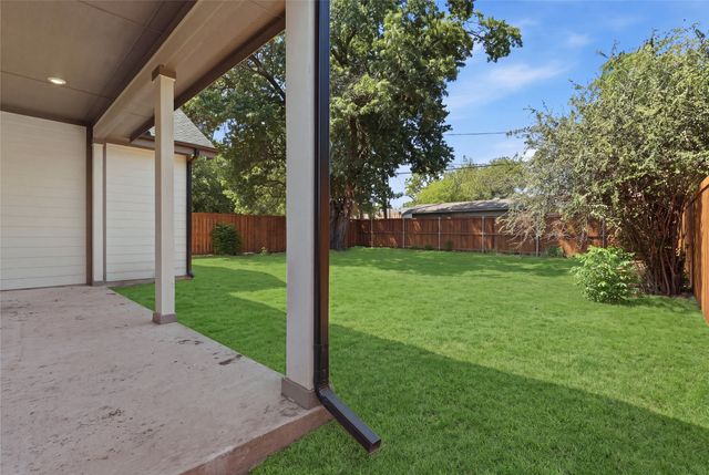 1327 E Waco Avenue, Dallas, TX 75216