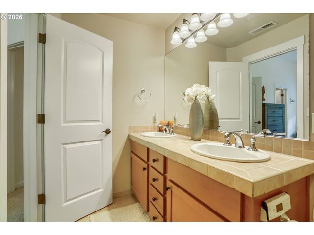 2047 Ne 49TH Way, Hillsboro, OR 97124