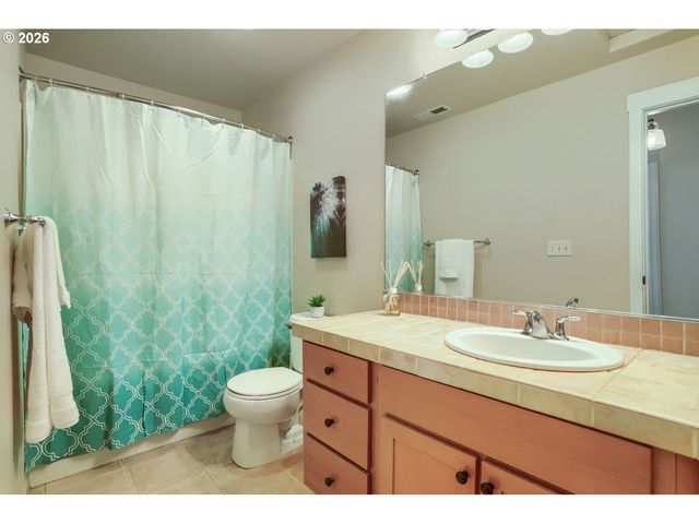 2047 Ne 49TH Way, Hillsboro, OR 97124