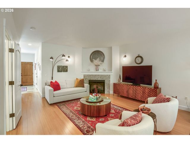 2047 Ne 49TH Way, Hillsboro, OR 97124