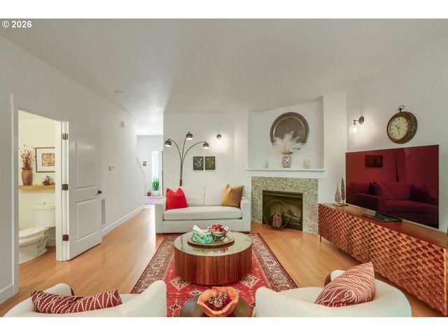 2047 Ne 49TH Way, Hillsboro, OR 97124
