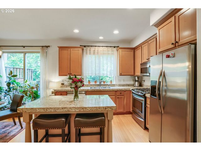 2047 Ne 49TH Way, Hillsboro, OR 97124