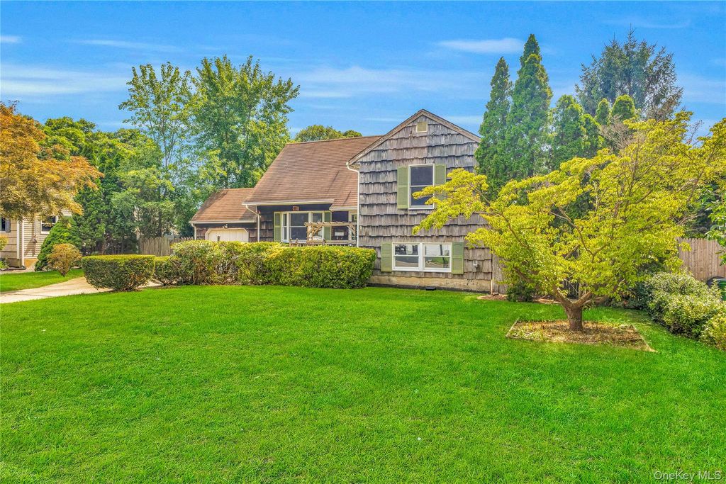 38 Saddle Lane, Centereach, NY 11720