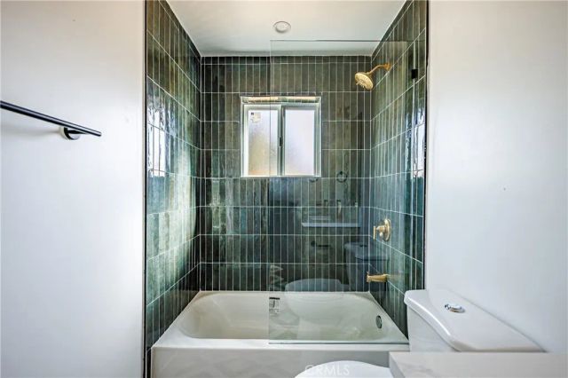 3440 West, Los Angeles, CA 90016