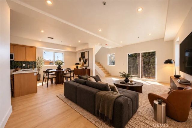 3440 West, Los Angeles, CA 90016