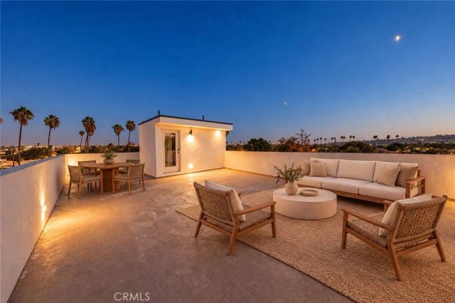 3440 West, Los Angeles, CA 90016