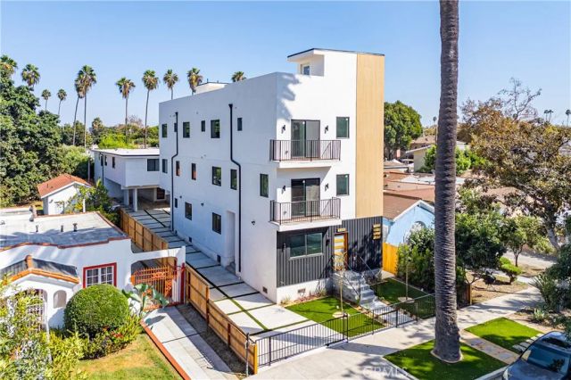 3440 West, Los Angeles, CA 90016