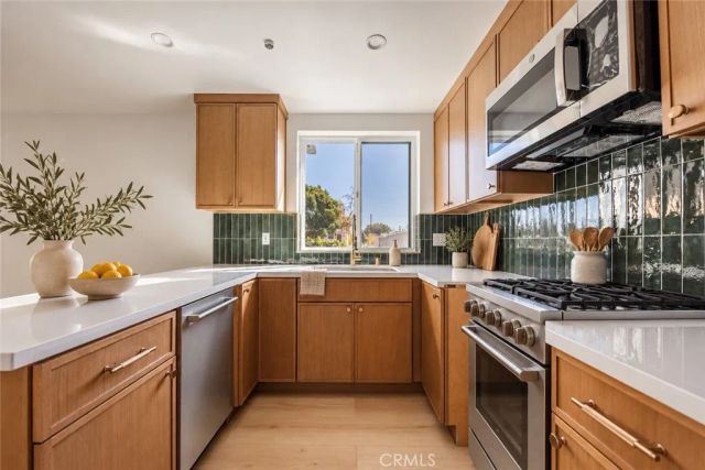 3440 West, Los Angeles, CA 90016