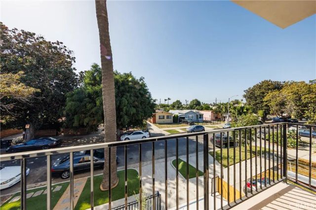 3440 West, Los Angeles, CA 90016
