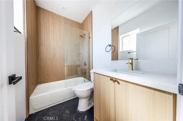 3440 West, Los Angeles, CA 90016