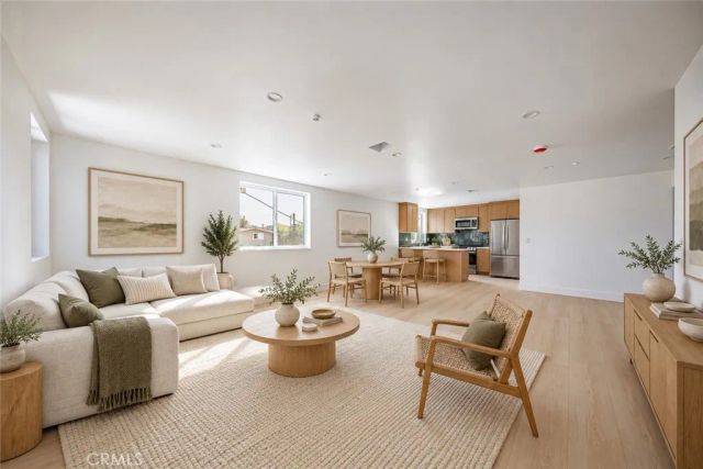 3440 West, Los Angeles, CA 90016