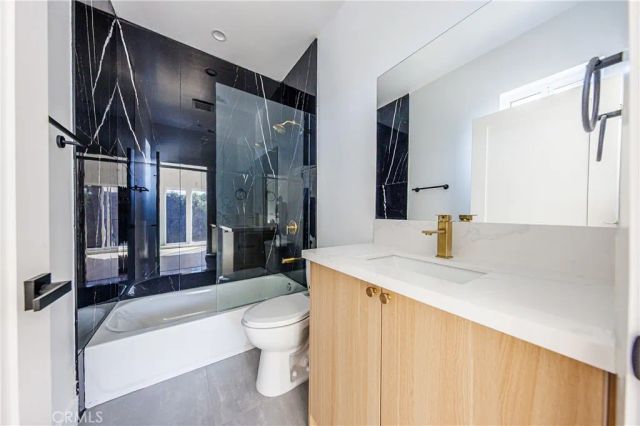 3440 West, Los Angeles, CA 90016