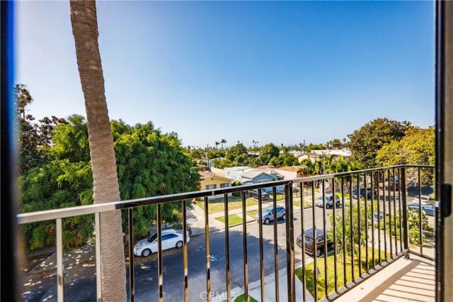 3440 West, Los Angeles, CA 90016