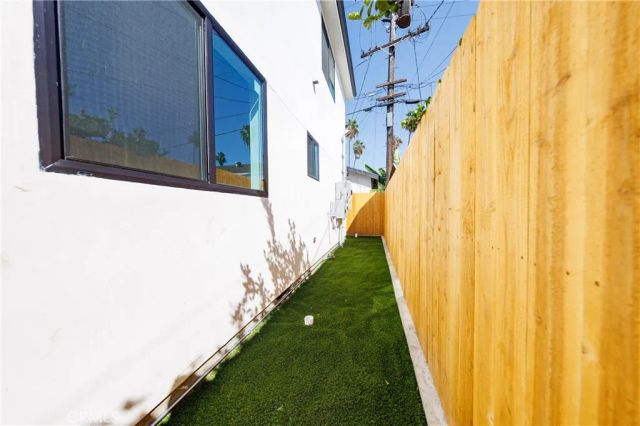 3440 West, Los Angeles, CA 90016