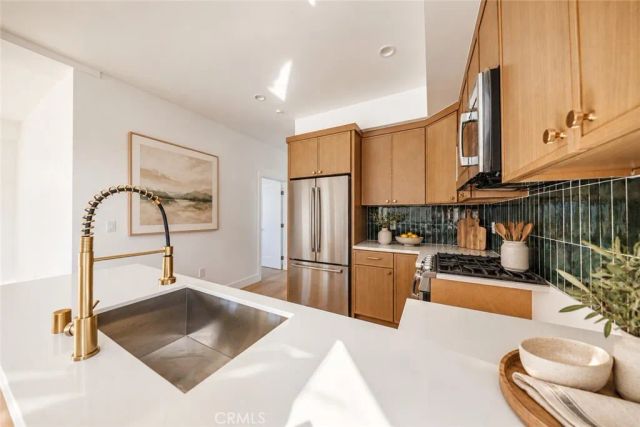 3440 West, Los Angeles, CA 90016