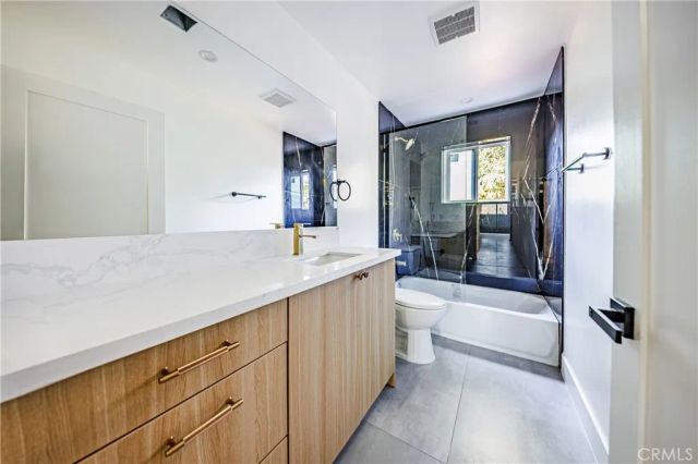 3440 West, Los Angeles, CA 90016