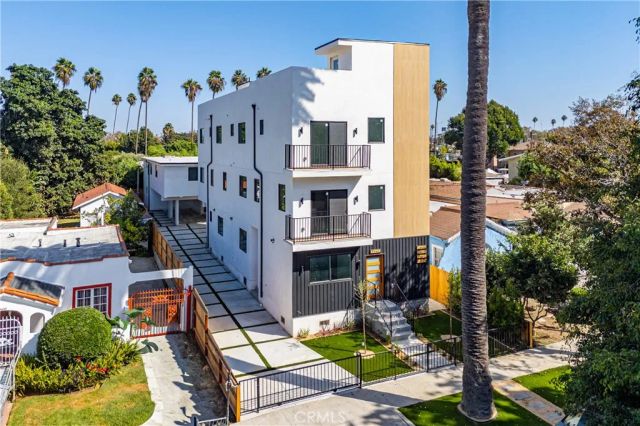 3440 West, Los Angeles, CA 90016