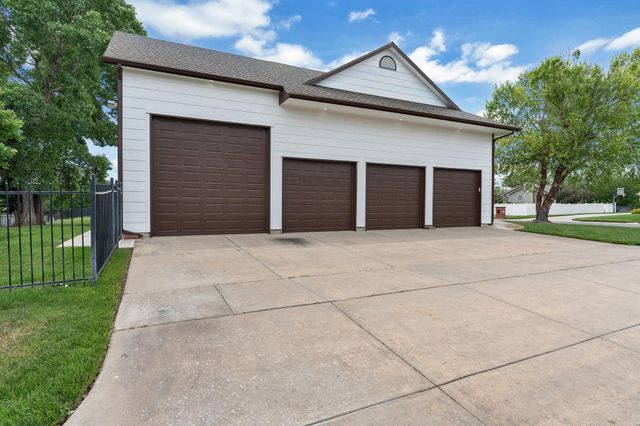 1307 W Hannah Lane, Haysville, KS 67060