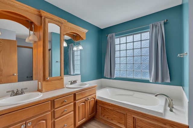 1307 W Hannah Lane, Haysville, KS 67060