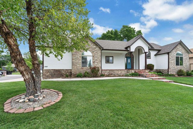 1307 W Hannah Lane, Haysville, KS 67060