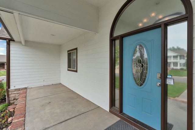 1307 W Hannah Lane, Haysville, KS 67060
