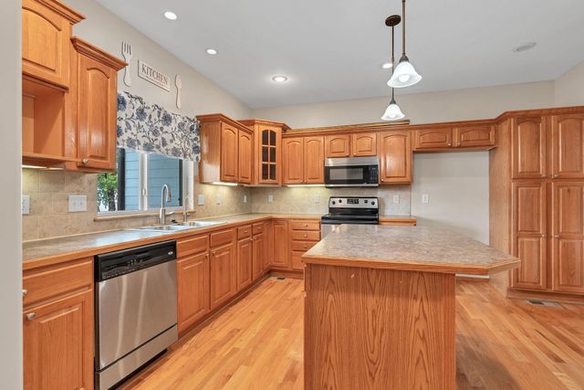 1307 W Hannah Lane, Haysville, KS 67060