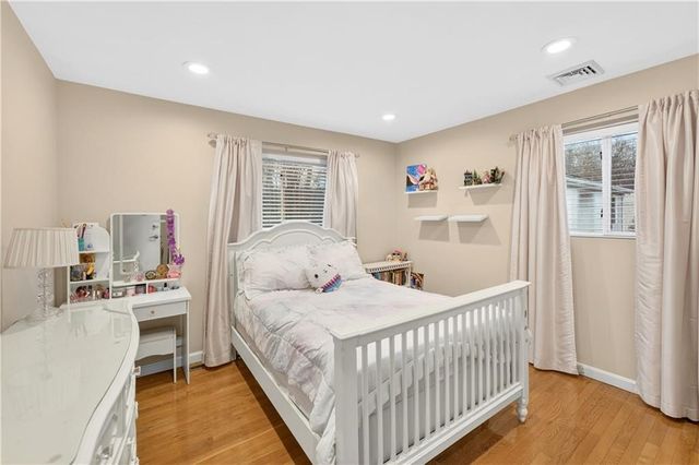 82 Mohawk Trail, Cranston, RI 02921