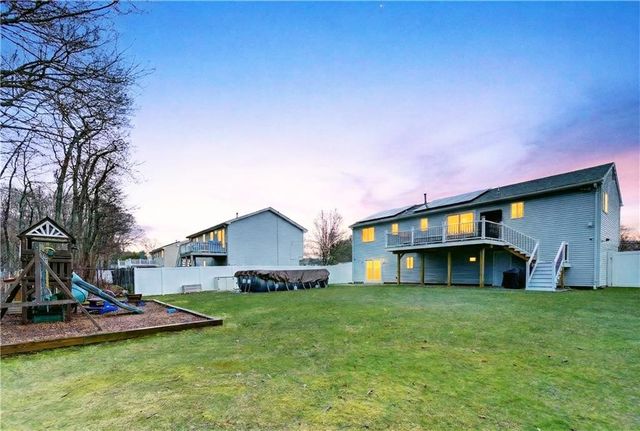 82 Mohawk Trail, Cranston, RI 02921