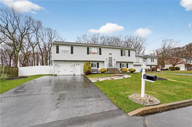 82 Mohawk Trail, Cranston, RI 02921