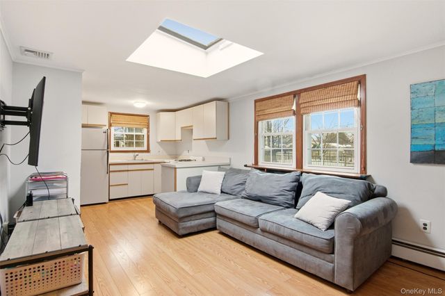 24 Stellenwerf Avenue, East Islip, NY 11730