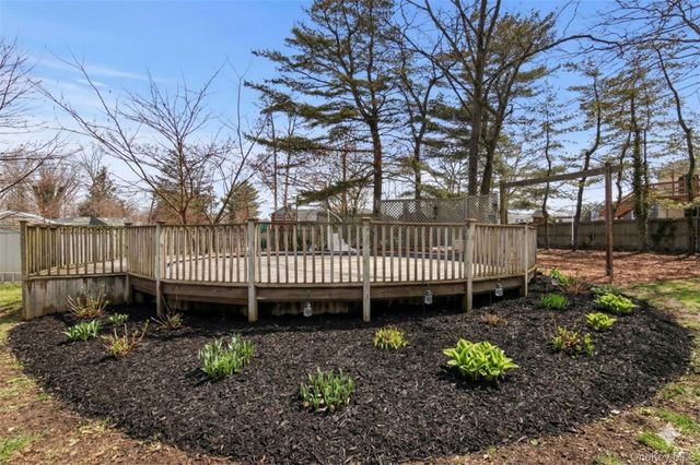 24 Stellenwerf Avenue, East Islip, NY 11730