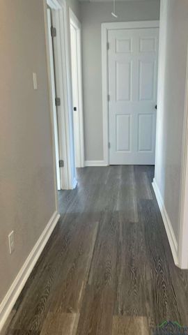 506 Fleetwood Dr, Marshall, TX 75672