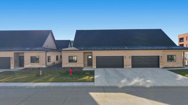 4168 Arthur Drive S, Fargo, ND 58104