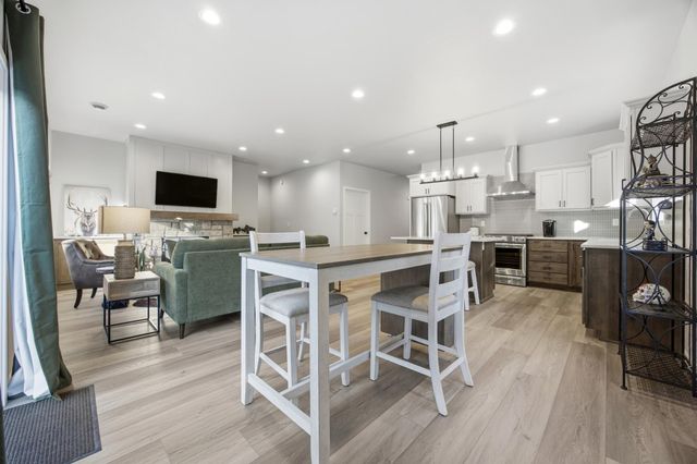 4168 Arthur Drive S, Fargo, ND 58104