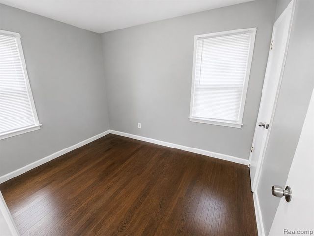 19447 Huntington Road, Detroit, MI 48219