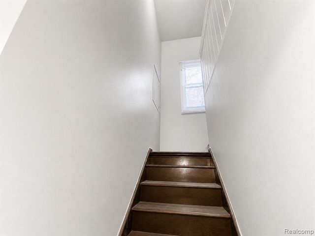 19447 Huntington Road, Detroit, MI 48219