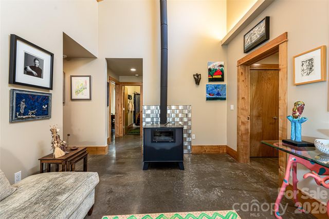 33 Robinson Creek Road, Asheville, NC 28803