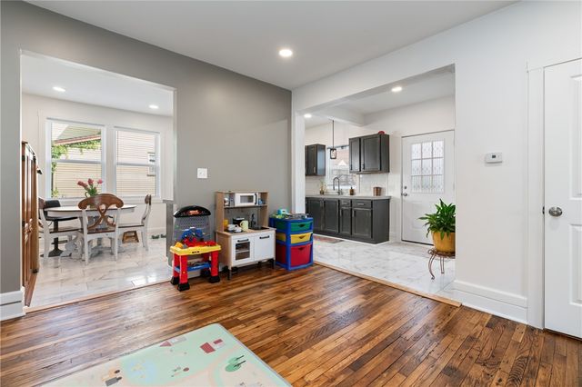 107 Sumner Avenue, Vandergrift, PA 15690