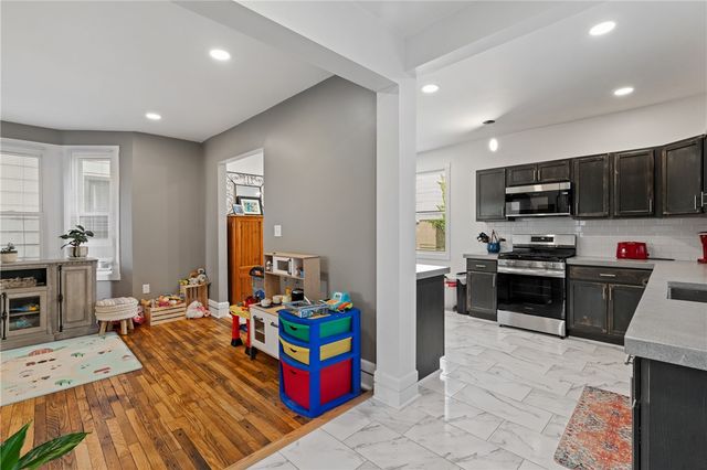 107 Sumner Avenue, Vandergrift, PA 15690