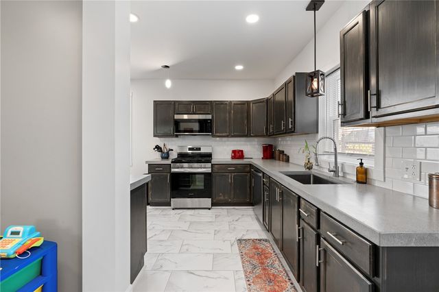 107 Sumner Avenue, Vandergrift, PA 15690