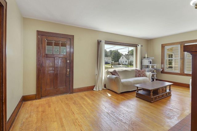 5622 37th AVENUE, Kenosha, WI 53144