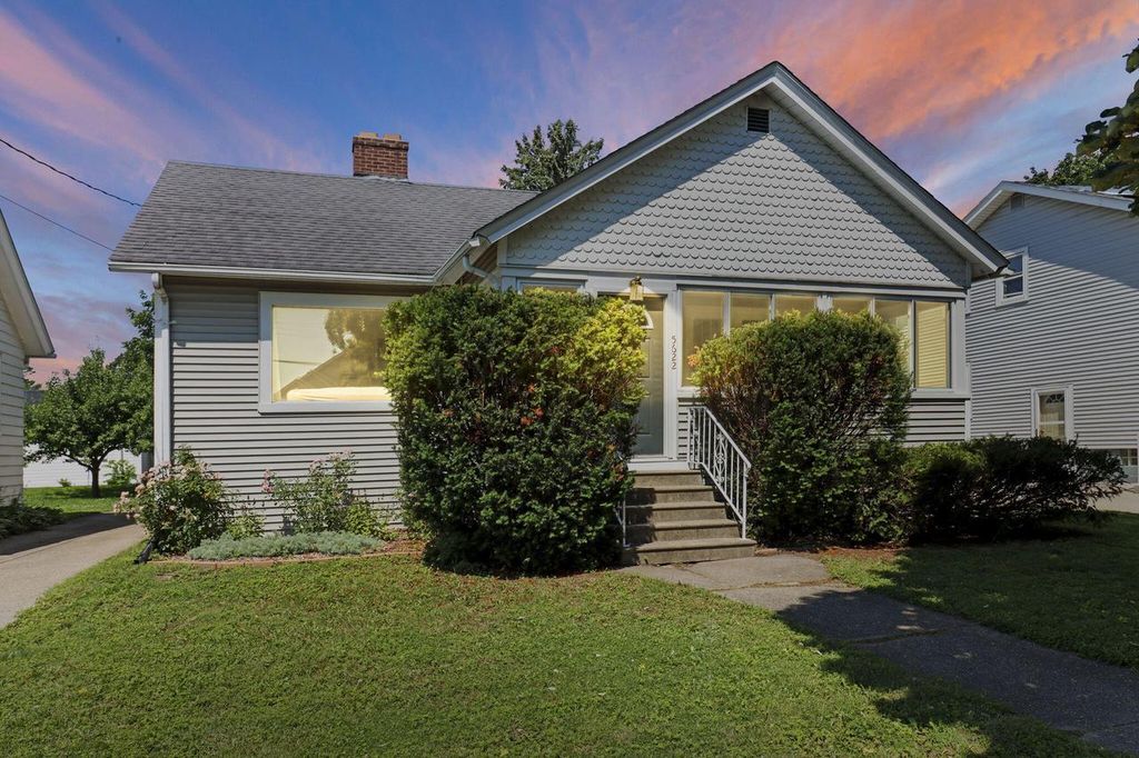 5622 37th AVENUE, Kenosha, WI 53144