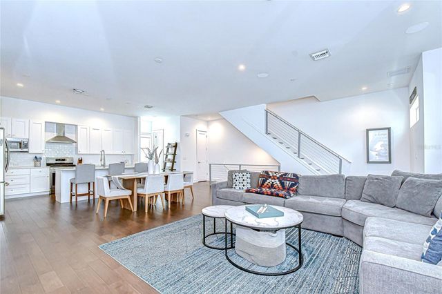 3100 W PAUL AVENUE 5, Tampa, FL 33611