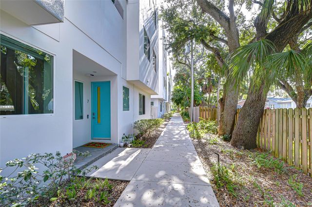 3100 W PAUL AVENUE 5, Tampa, FL 33611