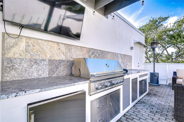 3100 W PAUL AVENUE 5, Tampa, FL 33611